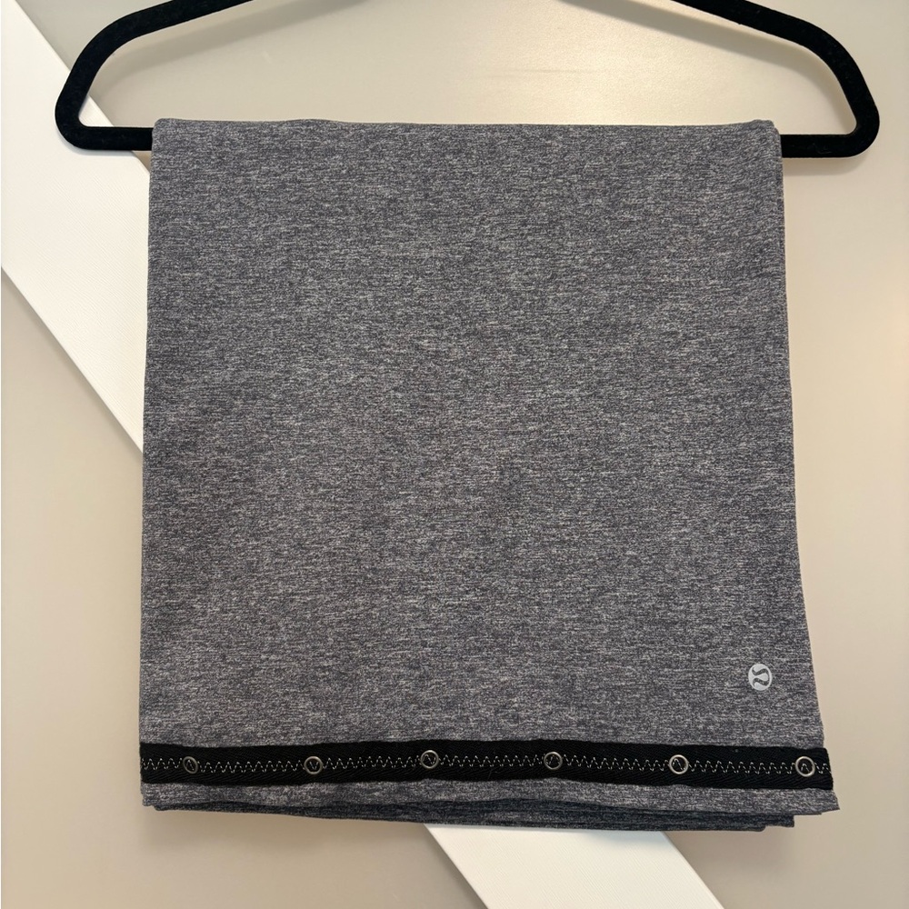 lululemon athletica- Vinyasa Scarf (grey)
